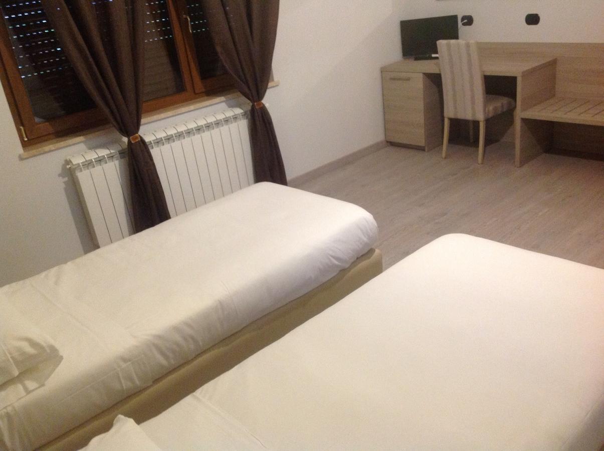 Il Borghetto Hotel Ristorante Lamezia Terme Esterno foto